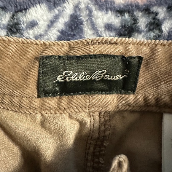 Eddie Bauer women’s wide leg soft corduroy pants khaki size 10 - Picture 3 of 4